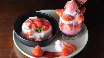 あすかルビーの贅沢いちごパンケーキ【café ことだま/明日香村】