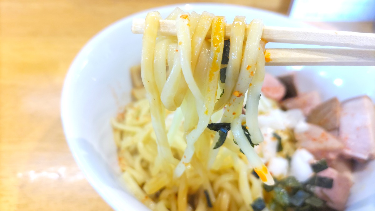 ジメジメを吹き飛ばす！旨辛、パワフル、ジャンク系など奈良で味わえるオススメまぜそば3選　