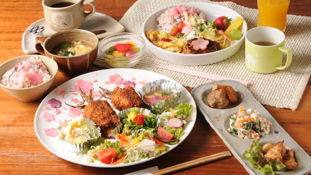 春の桜をいただきます！季節を感じるカフェランチ【ナチュラルカフェfu-ka｜香芝市】