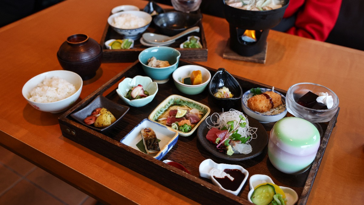 黄金だしが沁みわたる幸せ。橿原市『きき』で味わう数量限定ランチ。| 『黄金だしとおばんざい きき』