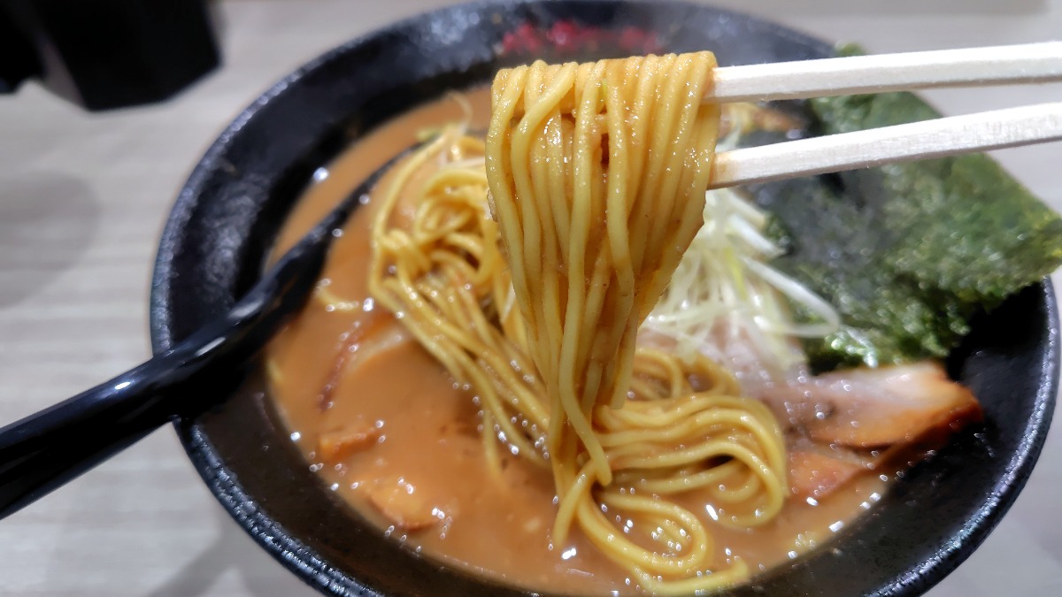 店主が本気で豚骨と向き合う！期待のラーメン店『豚骨らーめん　ガチ豚。』が天理にオープン！
