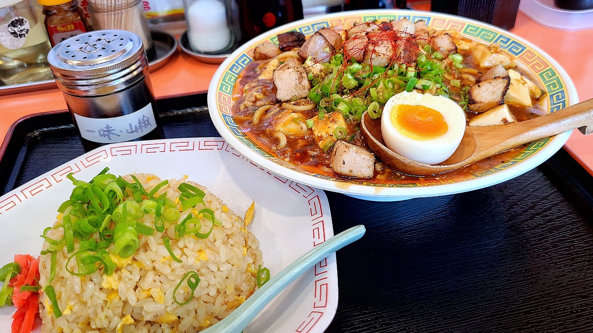 店主とのタッグで生み出した「マーボーまぜソバ」　ラーメン大好き中田メシ【豚珍館｜五條市】