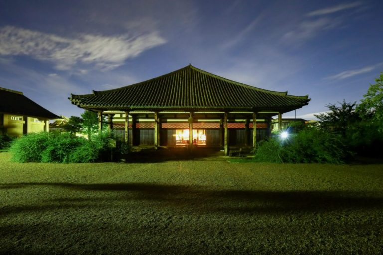 奈良・元興寺で夜の座禅体験！通常非公開の国宝「禅室」に入れる特別企画