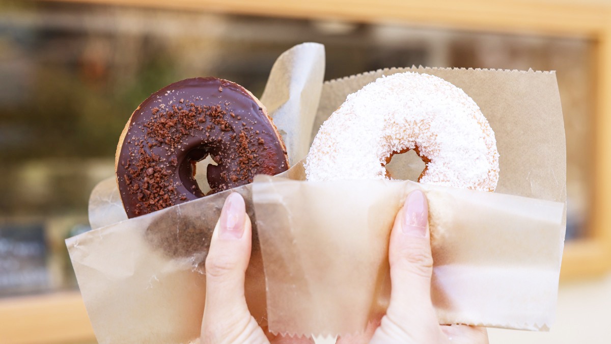 【奈良グルメ】信貴山で話題のドーナツ専門店「むかでのたまご」へGO！希少な高品質卵使用、全自動マシーン見学も！