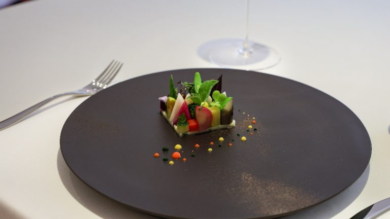 【新店】言葉で紡がれる一皿──Aperçu奈良が描く、記憶に残るイノベーティブフュージョン | Aperçu