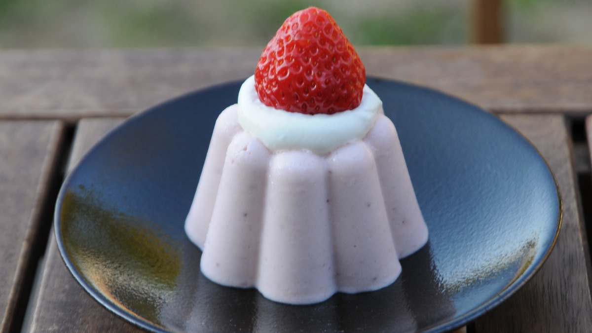 どこか懐かしい、あすかルビーのババロア【珈琲「さんぽ」｜明日香村】