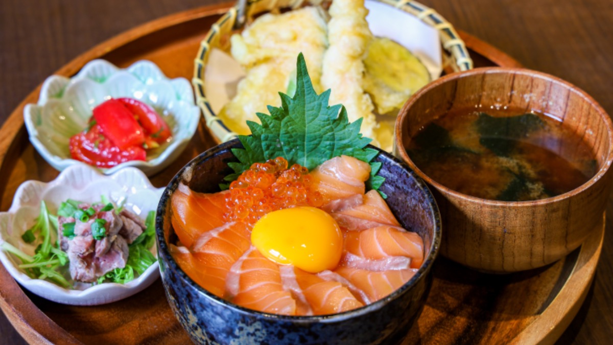 海なし奈良県でも味わえる！新鮮な海鮮丼 【旬のごちそう輪花 | 橿原市】
