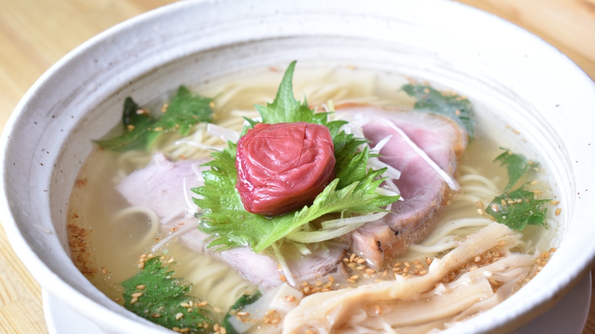 食材の旨味がクリア引き立つ、滋味あふれる塩らーめん、奈良・天理市『塩たいおう』