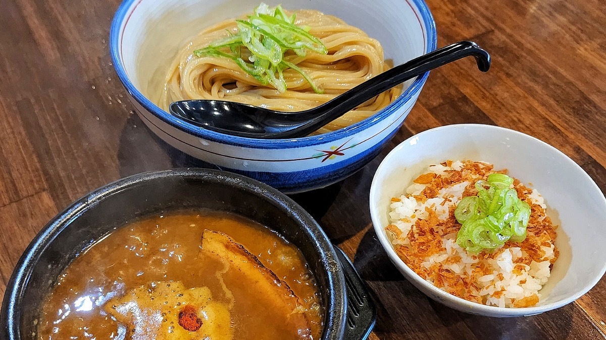 温かいものが食べたくなる季節！年中美味しい「カレーつけ麺」　ラーメン大好き中田メシ【麺屋しりとり｜橿原市】