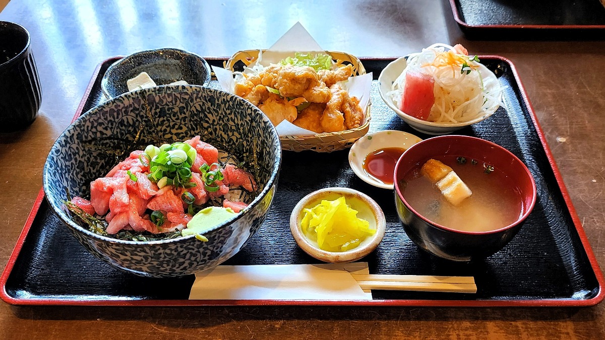 お値打ちすぎる！数量限定の中おち丼定食　ラーメン大好き中田メシ【浅野屋｜五條市】