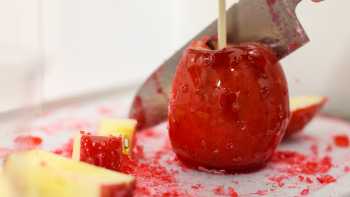 【新店】2時間待ちの行列！「りんご飴専門店」が学園前に誕生 【りんご飴専門店RINGORINGO（りんごりんご）｜奈良市】