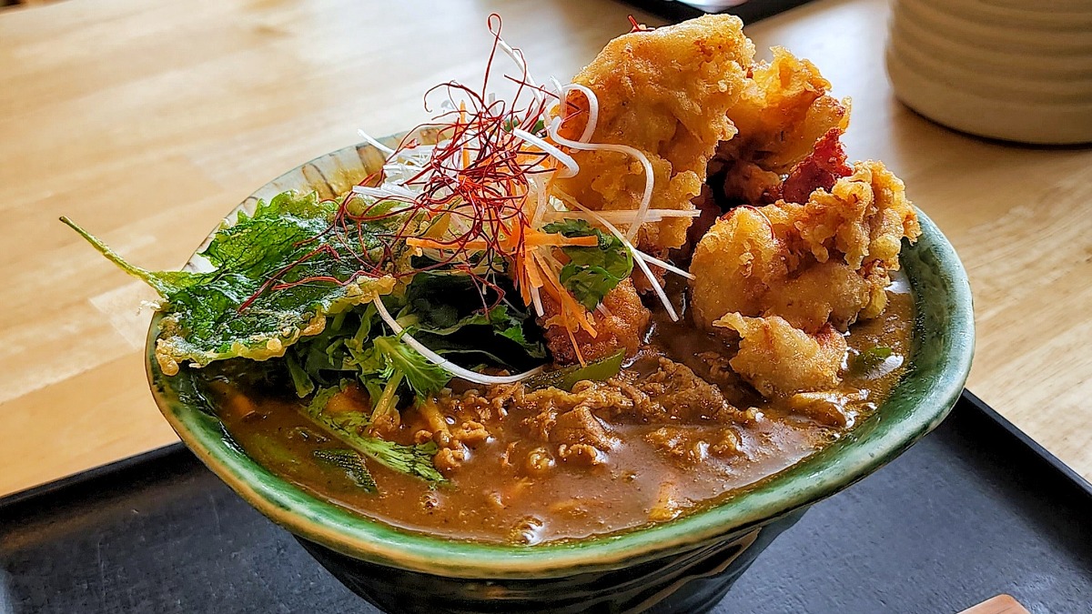 「名物とり天」と「人気のカレーうどん」が奇跡のドッキング！ラーメン大好き中田メシ【釜揚げうどん鈴庵｜広陵町】