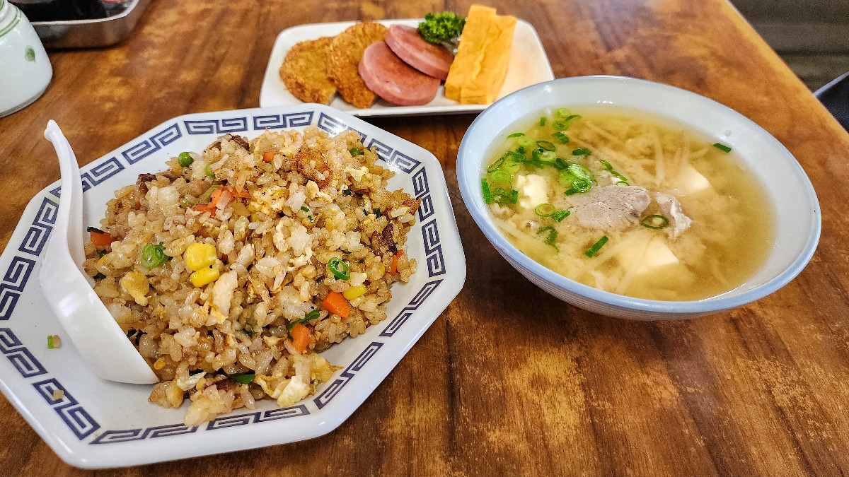 これぞ「昭和レトロ食堂」！うまいと噂の「ヤキメシ」の味は？　ラーメン大好き中田メシ【涌本食堂｜五條市】