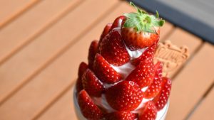 古都華じゅわっ。奈良県産いちごを贅沢に使った、道の駅 レスティ唐古・鍵「贅沢いちごパフェ極」。