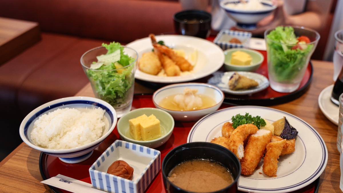 駅舎で味わう懐かし洋食 — 天理・柳本の『ピクトン』で出会う揚げ物定食の温もり | ピクトン