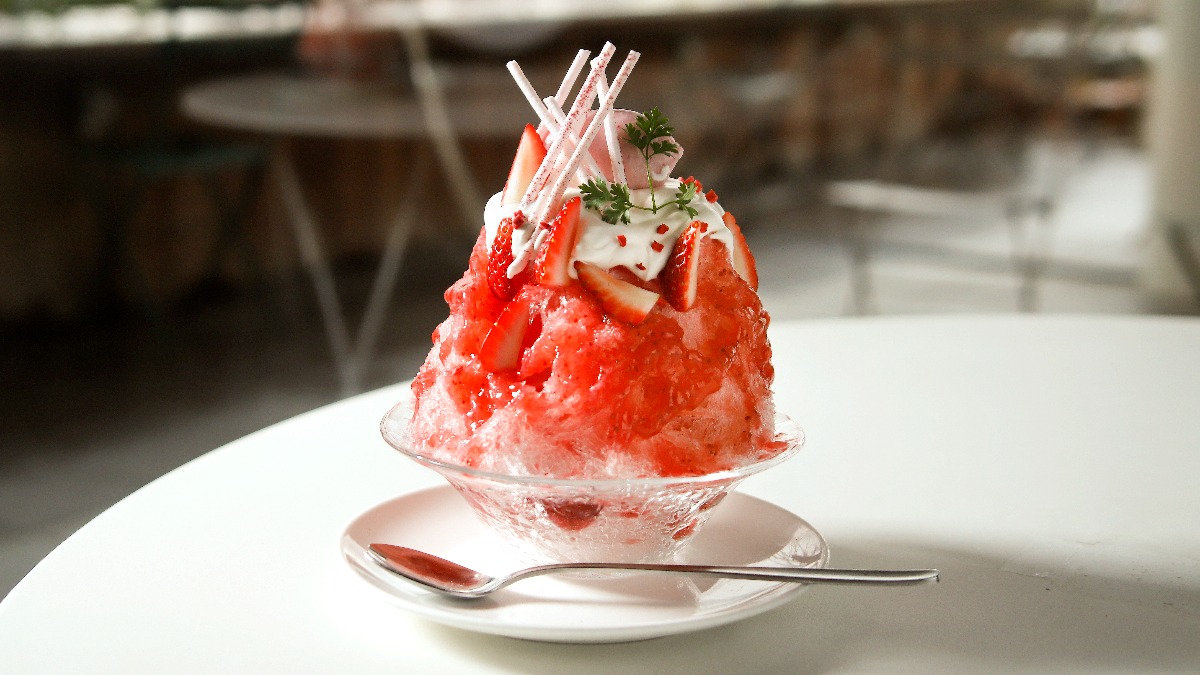 自然豊かなテラスで食べる、レディーなかき氷【パティスリーラ・テラス あやめ池｜奈良市】