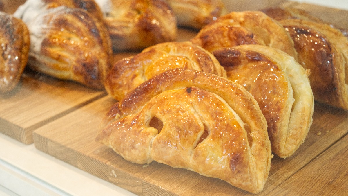 【新店】人気のスイーツ店が学園前に移転オープン！作り手が知る「焼きたてのおいしさ」が味わえる｜BEURRE BOOL（ブール・ブール）