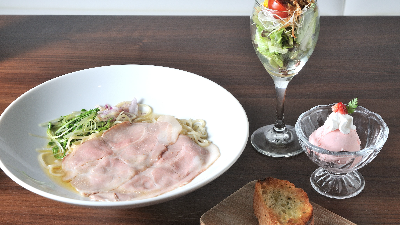 ラーメンのあとはパフェ？！人気カフェの本格麺【Conayuki/橿原市】