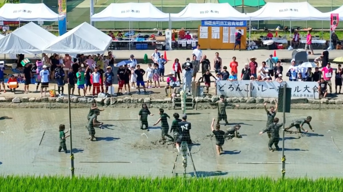 今年の主役は小学生！田んぼで行なう「どろんこバレーボール大会」開催｜奈良県田原本町