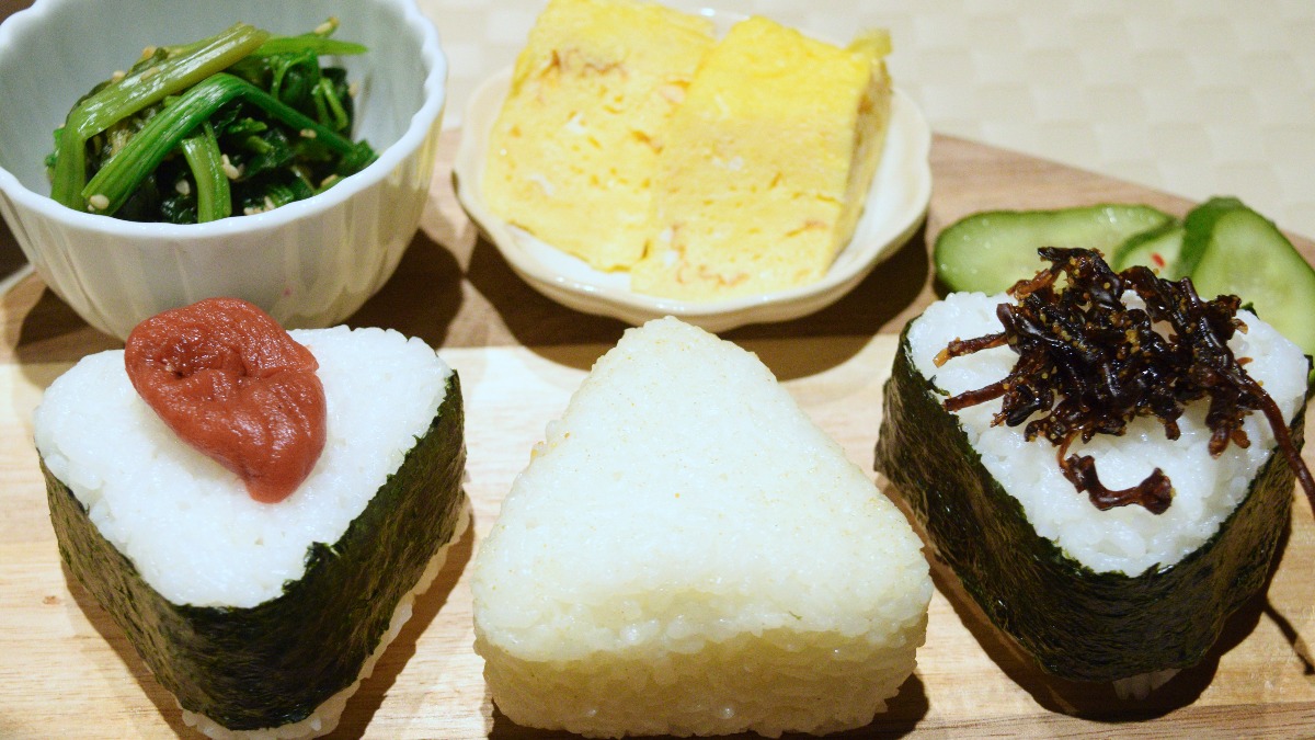 【新店】ランチにおすすめ　ふっくらおいしいおむすび専門店のヘルシーランチプレート｜MUSUBI（ムスビ）
