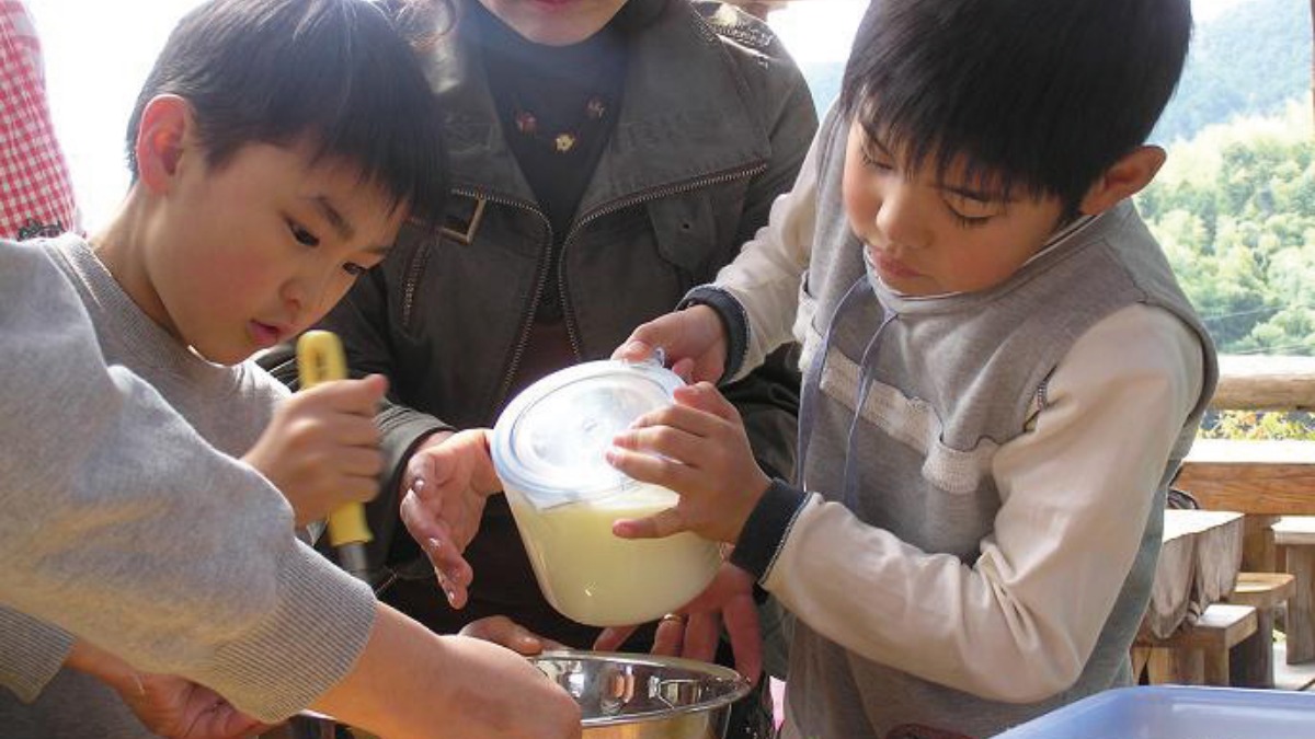 【夏のイベント情報】バター作り体験