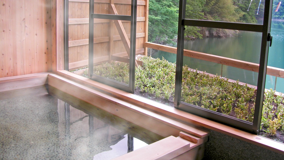 【奈良日帰り温泉特集】足湯に飲泉場も！源泉かけ流しの美肌の湯「十津川温泉　庵の湯」