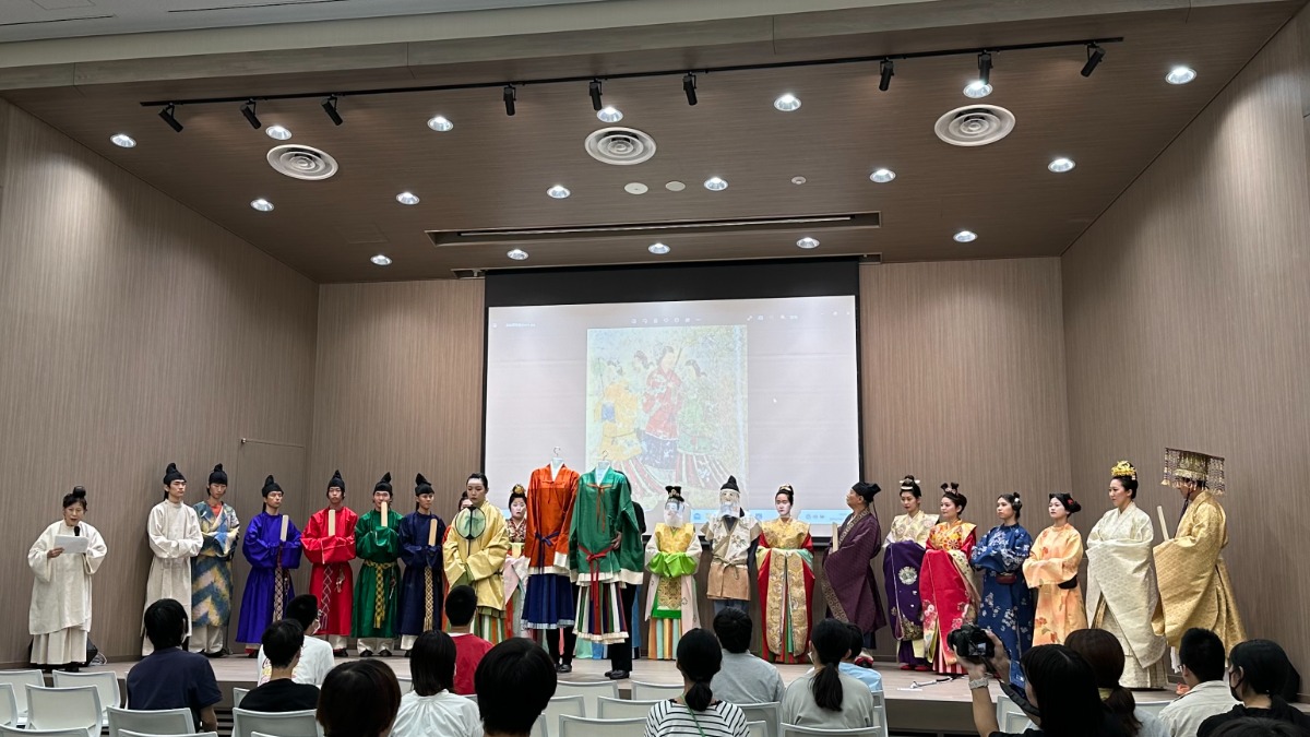 美しい天平衣装を奈良大学で！山口先生により復元された「古代衣装」