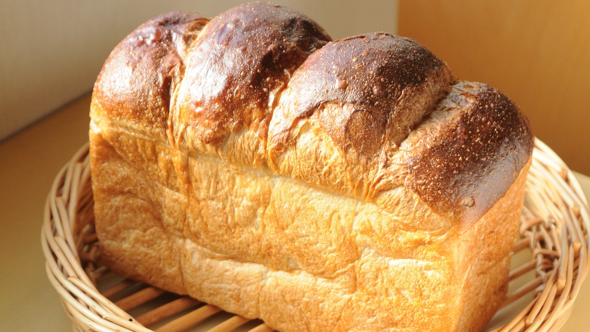 人気店の新しいチャレンジ！新・山型食パン【萌黄/葛城市】
