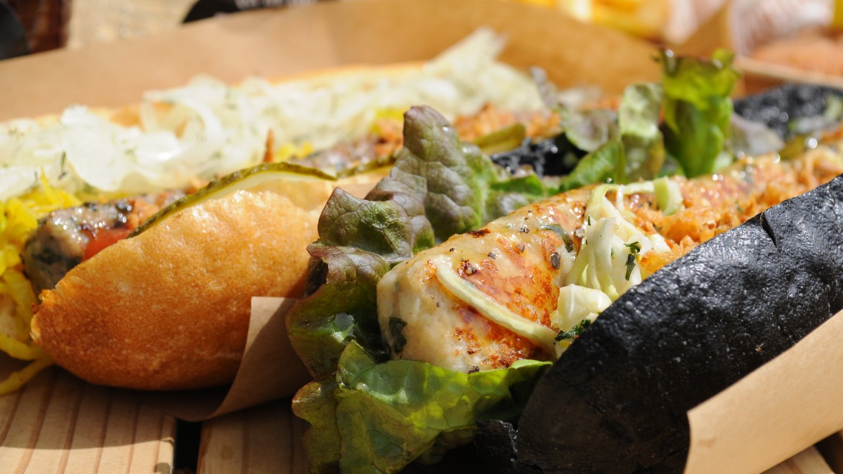 バーグドッグってなんだ？奈良市猿沢池近くにキッチンカー新店「リトックスワークス」登場！