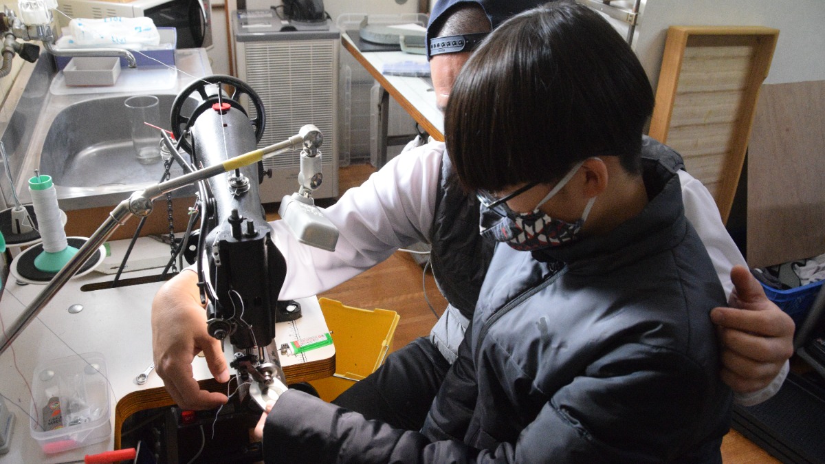 親子で作る！奈良の革工房で「野球グローブ」の廃材を使った思い出に残る革製品ワークショップ