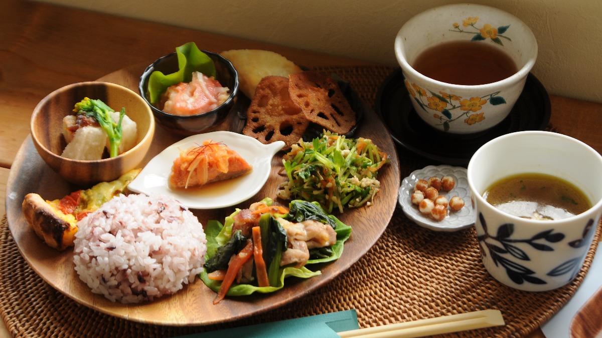 家族で訪れたい！個室がある隠れ家カフェ【ファミリーツリー｜王寺町】