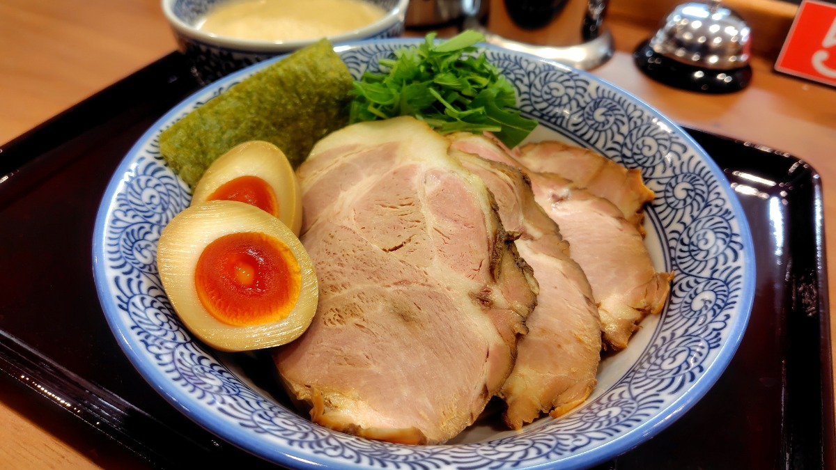 食欲の秋にあの人気ラーメン店の新店が天理にオープン！　ファミリー客にも優しい話題の行列店を直撃！