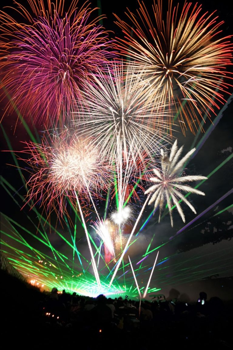 【吉野川祭り納涼花火大会】五條市で開催！奈良県最大規模の打上げ数は圧巻の約4,000発！
