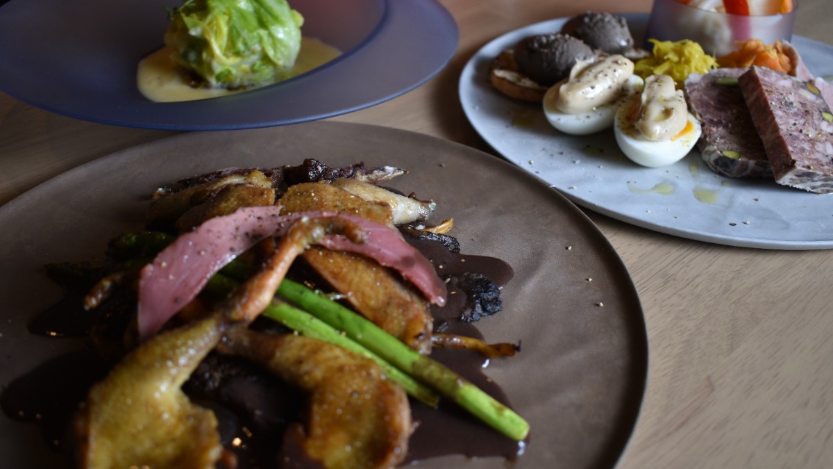 クラシック＋αなフレンチとシェフのこだわりセレクトワインが楽しめる奈良・東生駒の王道ビストロ『COLOR（コロレ）』