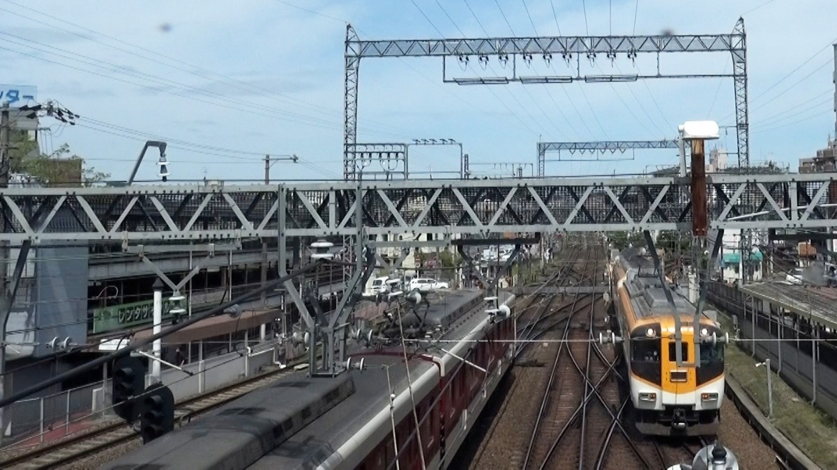 【動画あり】レアな電車も見られるかも！？1日に1300本以上の列車が行きかうスポット！【近鉄大和西大寺駅展望デッキ｜奈良市】