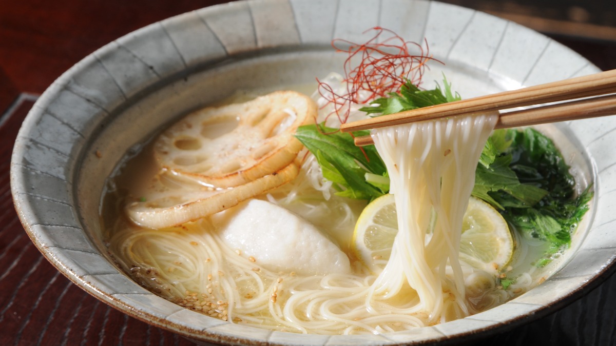 ならまちでいただく鯛だしそうめん【そうめん処スルスル｜奈良市】