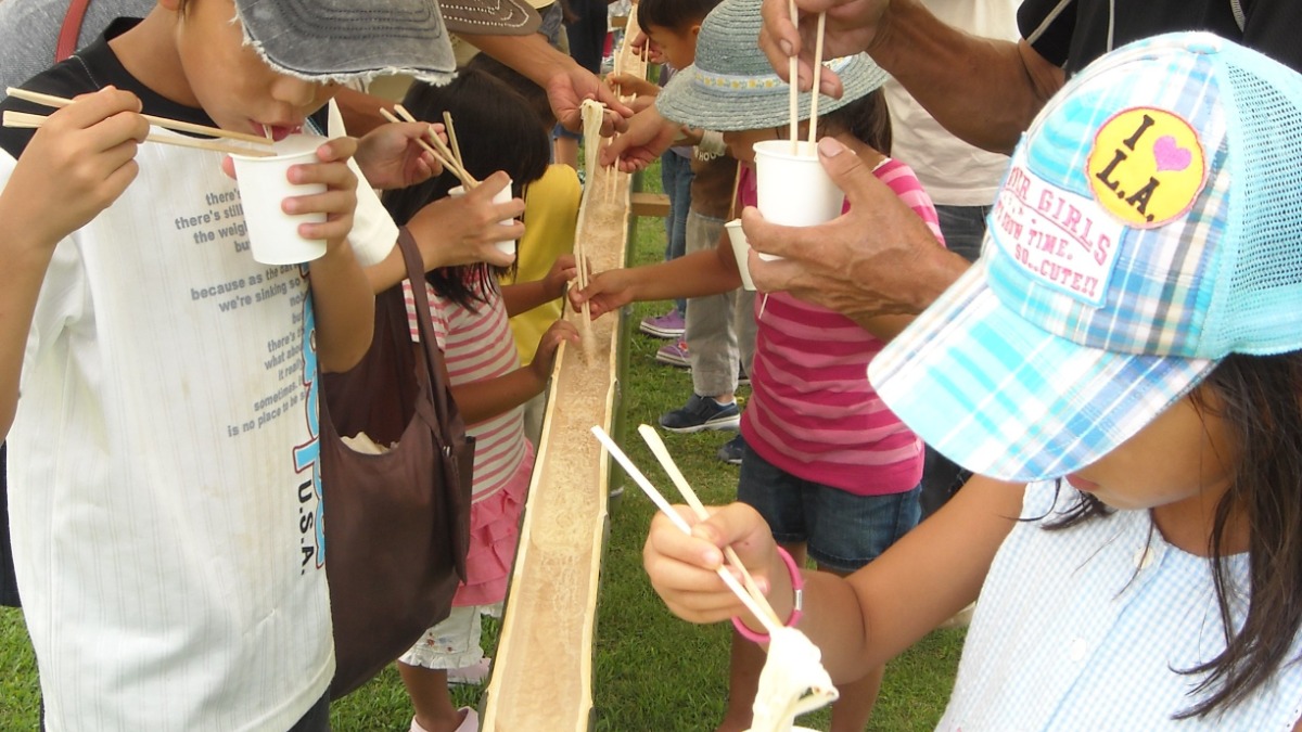 自然の中で大ソーメン流し！信貴山のどか村でイベント＆季節の味覚狩りを楽しもう【奈良県三郷町】