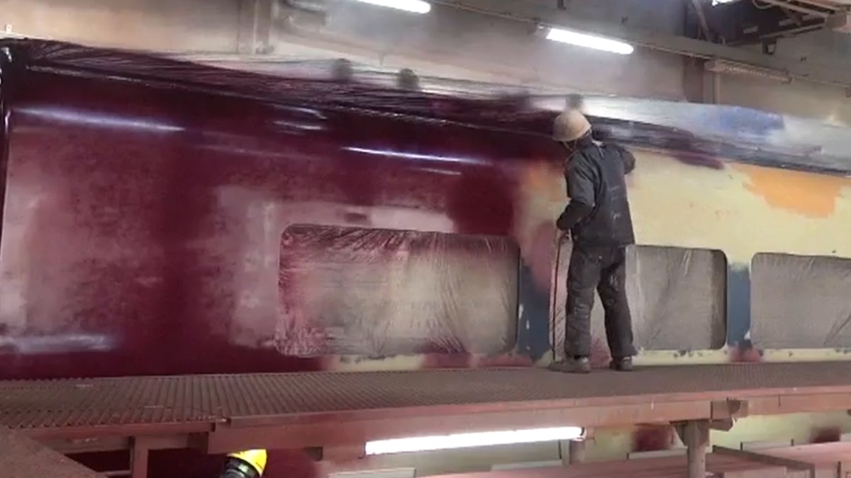 【近鉄特急】4月29日いよいよデビュー！観光列車「あをによし」塗装現場に潜入！【動画あり】