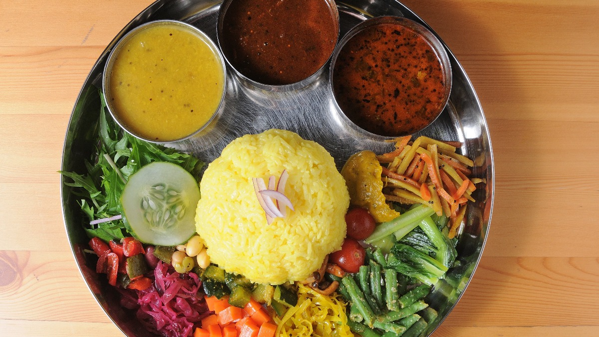 【リニューアル】ダルバートが魅力！きたまちのカレー店が、ならまちへ｜菩薩咖喱