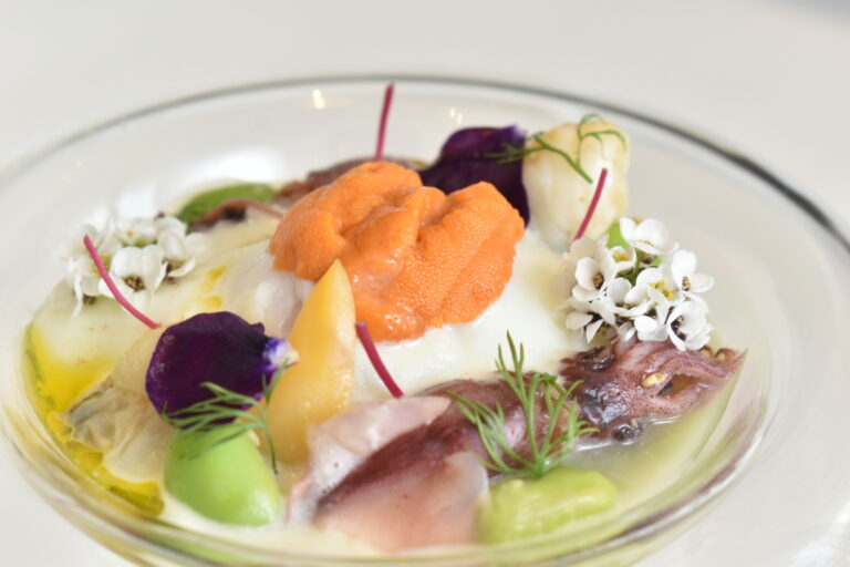 シェフの世界観に没入する、映画のワンシーンのようなフレンチレストラン