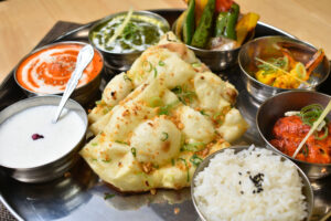 美容院とインド料理店がコラボ?医食同源の本格インドカレー【arru…cafe&dining 奈良市】