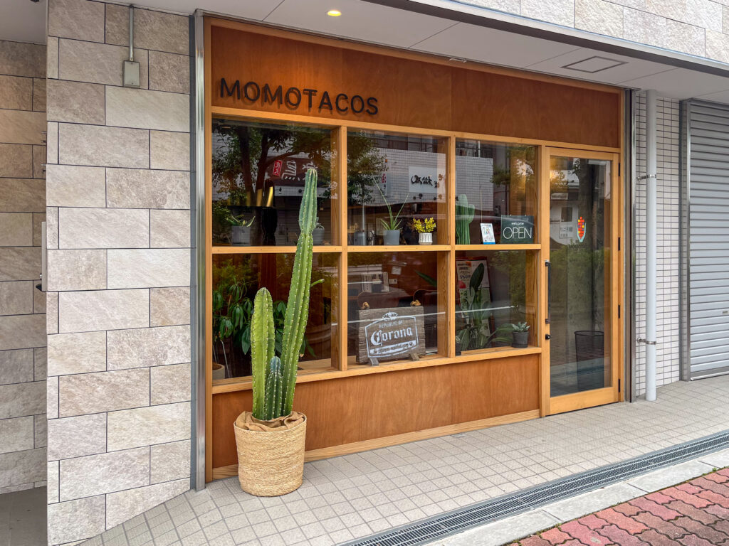 モモタコス