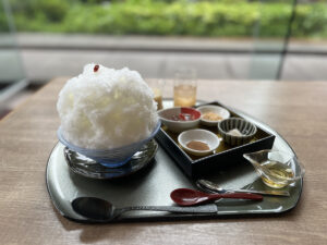 奈良ロイヤルホテルの「薬膳養生氷」自分だけの一杯を調合する新感覚かき氷
