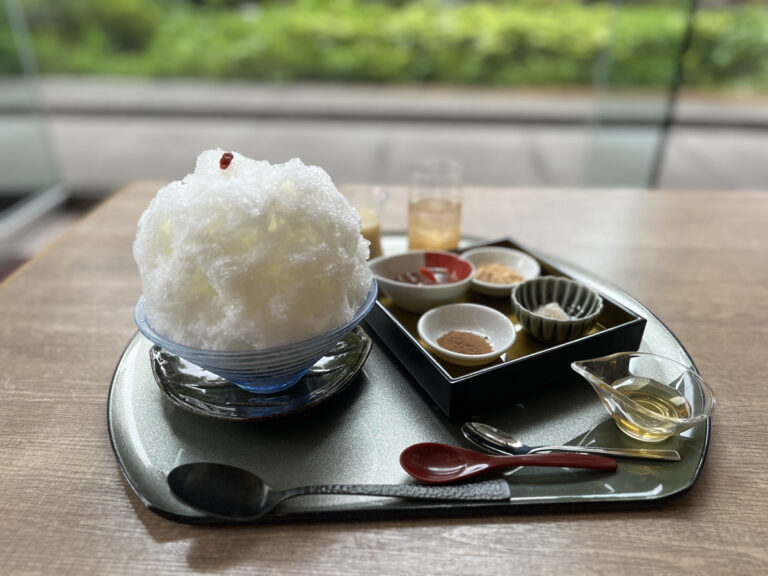 奈良ロイヤルホテルの「薬膳養生氷」自分だけの一杯を調合する新感覚かき氷