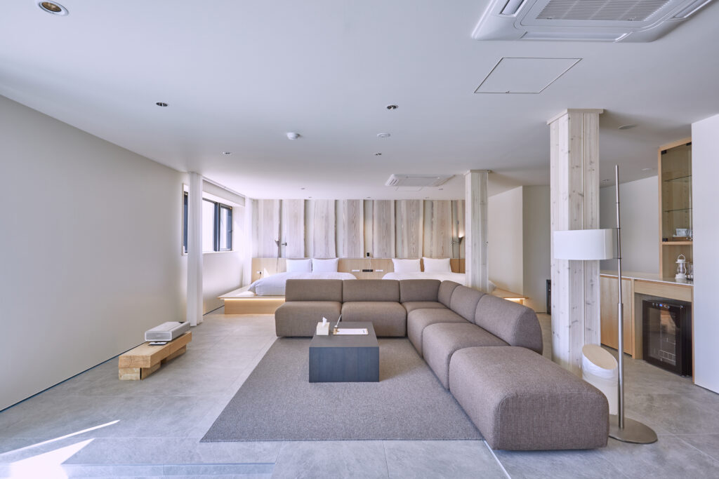ANDO HOTEL